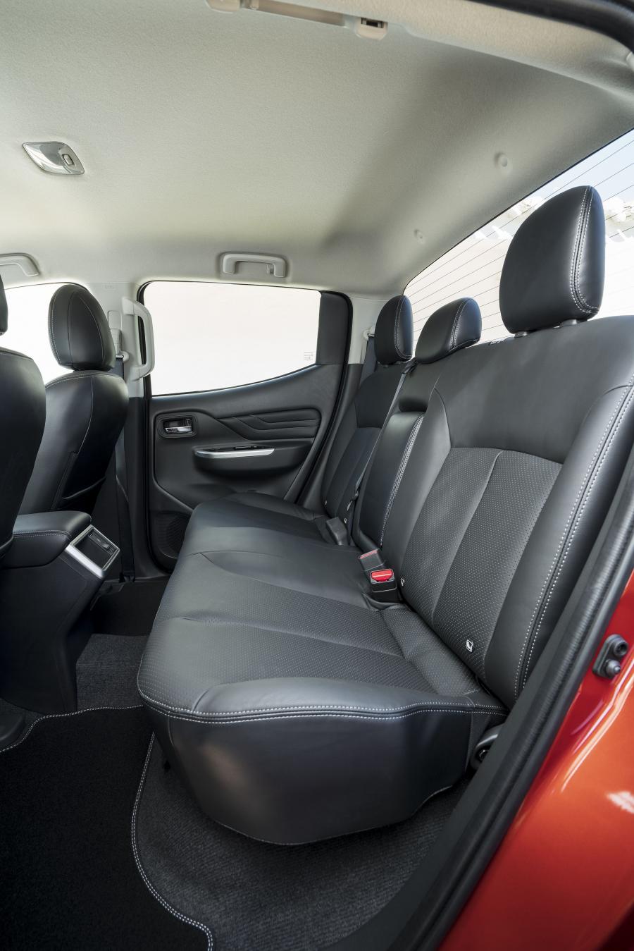 Интерьер Mitsubishi L200 Double Cab 2019 года  (WW) (фото 38 из 42)
